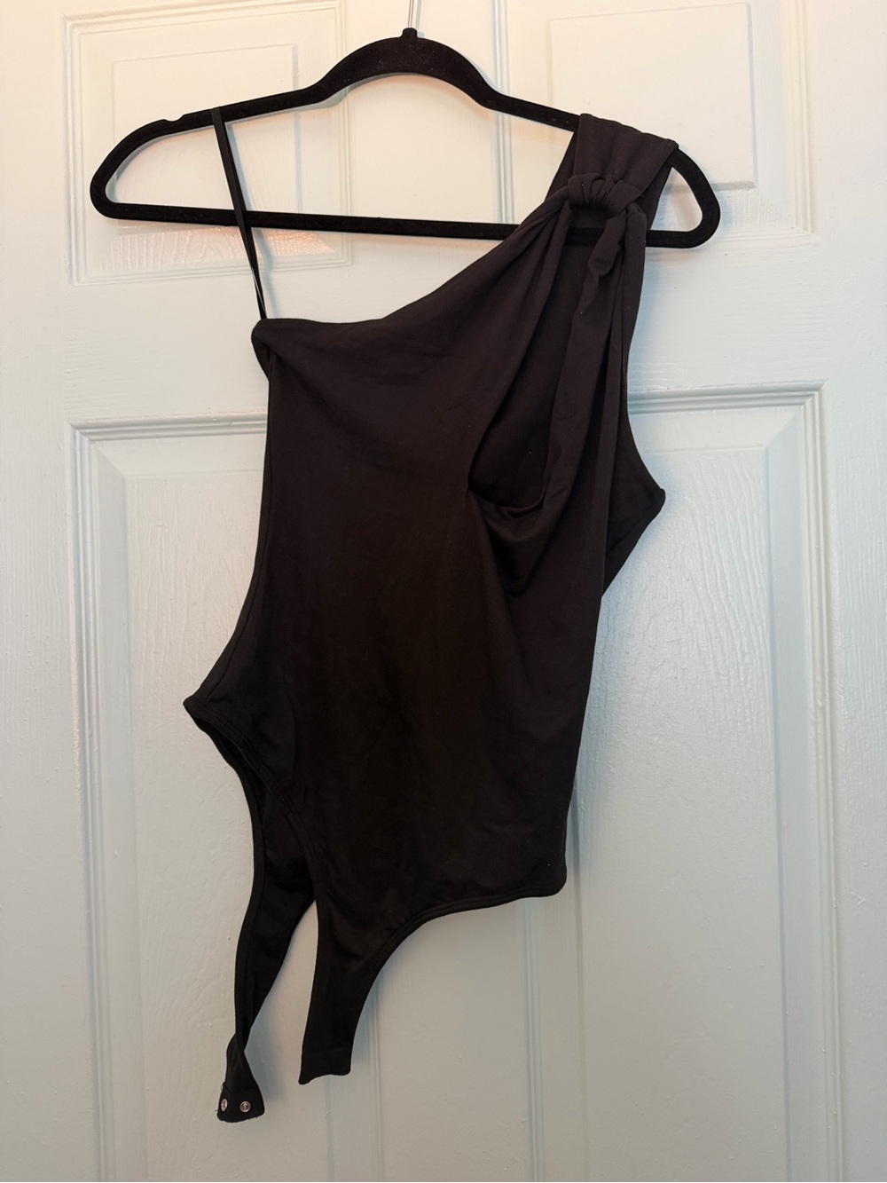 JLUXLABEL Black One-Shoulder Knotted Bodysuit
